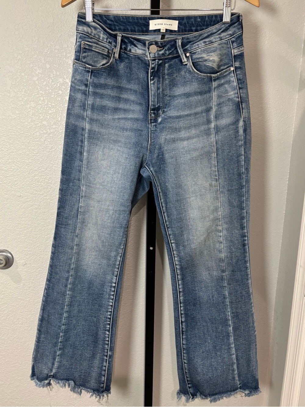Risen Jeans frayed distressed, cropped, in Washed Blue 16w 12r 27L